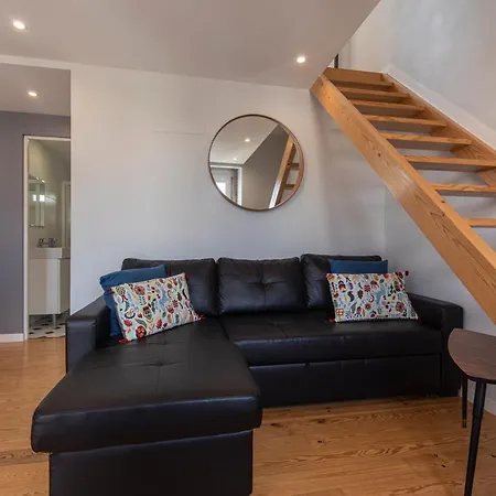 Graceful 2bdr Duplex By Lovelystay דירה ליסבון