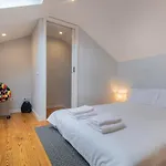 Graceful 2bdr Duplex By Lovelystay