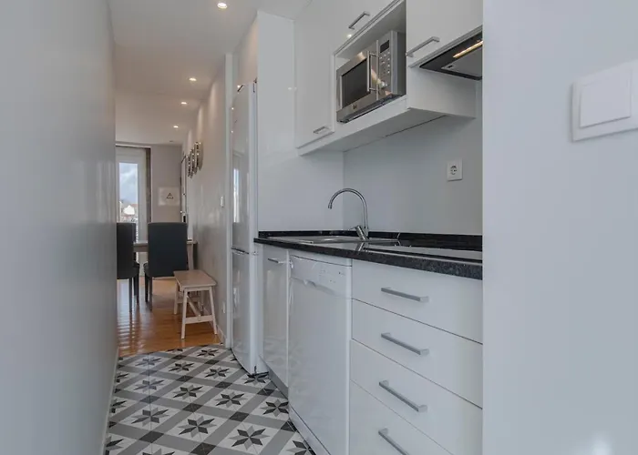 Graceful 2bdr Duplex By Lovelystay Lisboa