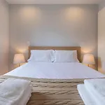 Appartement Graceful 2bdr Duplex By Lovelystay