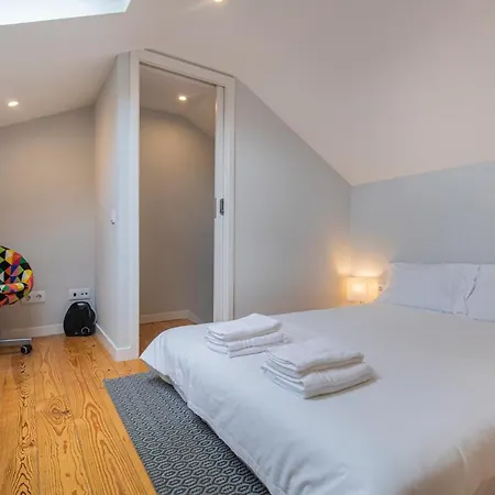 Graceful 2bdr Duplex By Lovelystay